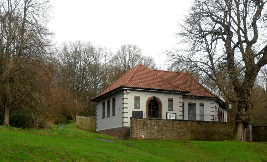 The Forum at Fonthill, on Tunbridge Wells Common. The extension would sit in the courtyard behind it